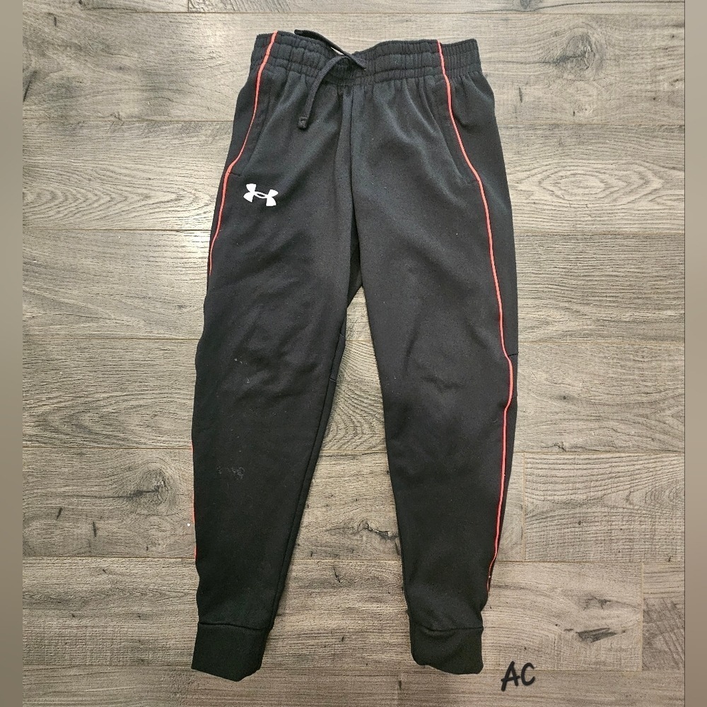 Kids szYSM Under Armour Black Joggers Red Trim Drawstring Waist Athletic Pants